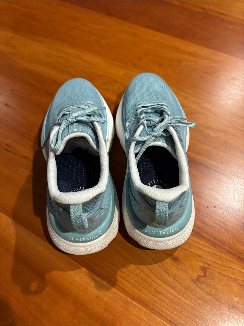 REVITALIGN Orthotic Mesh Walking Sneakers 8.5 Med Width - Picture 3 of 4